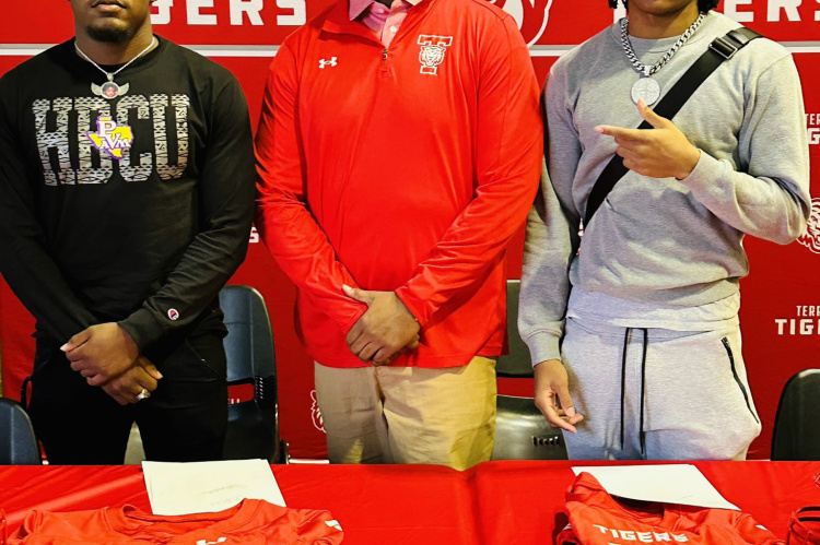 Terrell athletes ink up on National Signing Day