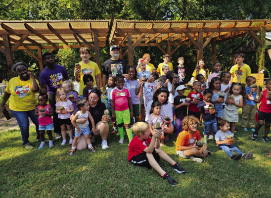 Robert Castro, a Kaufman County Master Gardener, hosted the first workshop of the fall season on Saturday, Sept. 13 in Forney. Photos courtesy of Sharing the Love Foundation