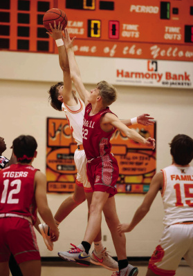 The Terrell Tigers dropped their sixth game of the season as they fell to 0-6 after their road loss to the Kemp Yellowjackets Nov. 28 at Kemp High School.