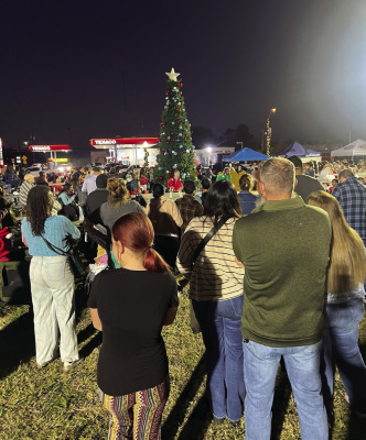 Terrell lights up with Christmas spirit