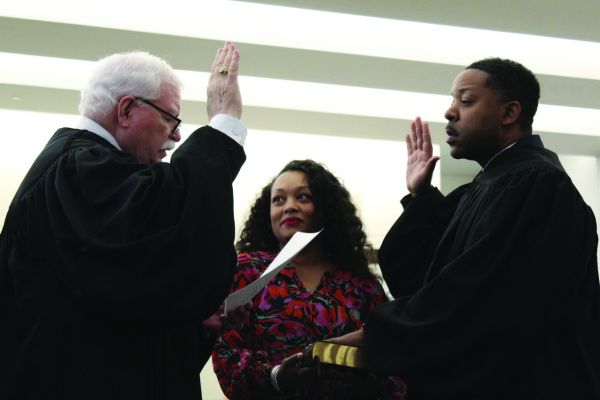 Kaufman County swears in new offi cials