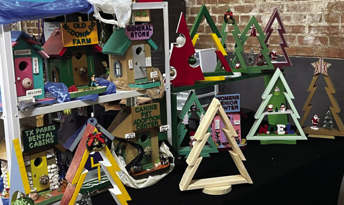 Holiday Heritage Market wrapping up