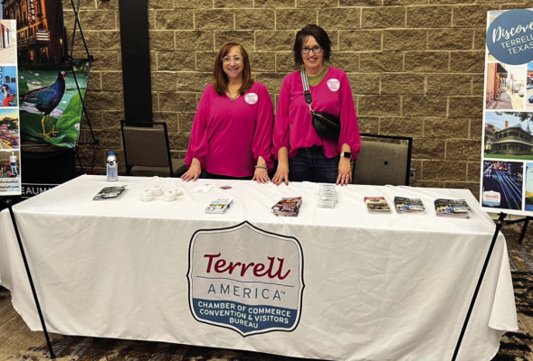 Chamber visits Geocaching Convention