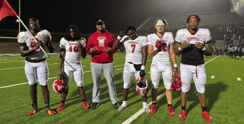 The Terrell Tigers celebrate their third straight playoff appearance after a 35-14 victory over the Mesquite Poteet Pirates on Nov. 14. Photo courtesy of X/TerrellTigerFB