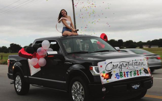Parade of Terrell High graduates