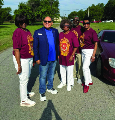 Mayor Camona celebrates Burnett Reunion