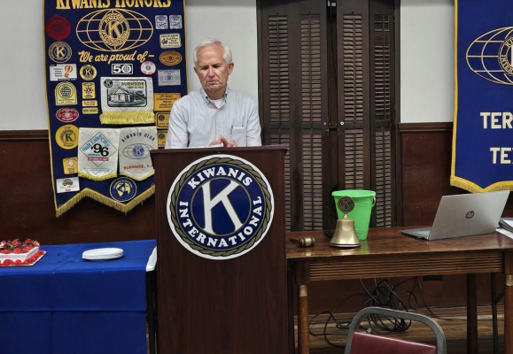 Richards, Carroll speaks to Kiwanis Club
