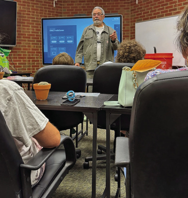 Cactus Class comes to Hulsey Library