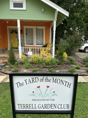Terrell Garden Club names June Yard of the Month