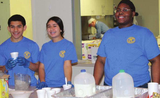 Members of the Terrell High School Key Club lent a hand serving pancakes and sausages during last year’s Pancake Day in Terrell. TRIBUNE FILE PHOTO