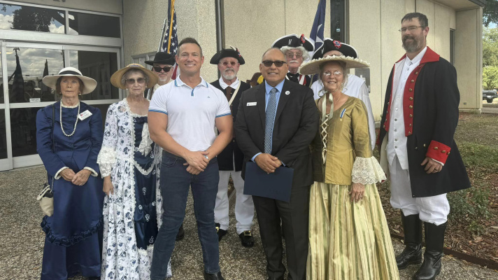 Daughters of the American Revolution Kings Fort Chapter gathered at city hall on Wednesday, Sept. 18 in honor of Constitution Week. The group dressed in period costumes and participated in the ceremonial ringing of the bells commemorating the signing of the Declaration of Independence. Mayor Rick Carmona read a proclamation in recognition of the event. Photos courtesy of City of Terrell’s Facebook page