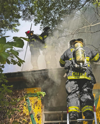 Terrell PD responds to house fire