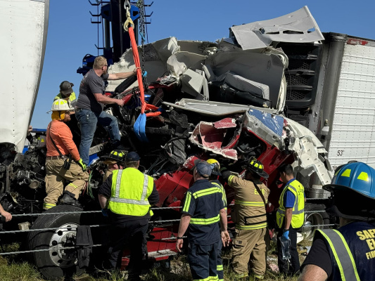 Major 18-wheeler accident shuts down I-20