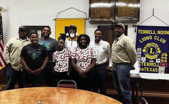 Texas Pressure presents plaque to Lions Club