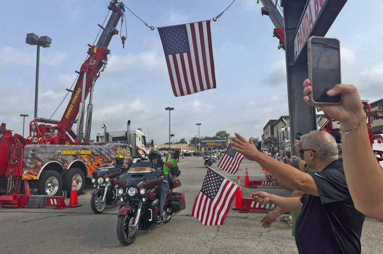 Mayor Rick Carmona and Terrell Council Member Jorge Vargas welcomed Run for the Wall riders making their annual fuel stop at Brookshire’s in Terrell on Sunday, May 17. The Terrell Chamber of Commerce, Terrell Fire Department, Chub’s Towing and all the veterans’ groups participated in the event. Terrell High School freshman Addie Johnston of Terrell High School Choir also sang the National Anthem.